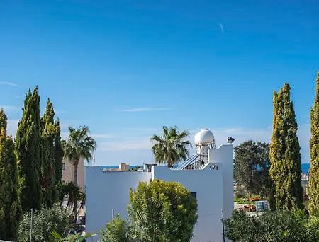 Nicholas Waves 3 * Paphos